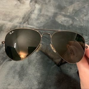 Black ray ban aviator sunglasses